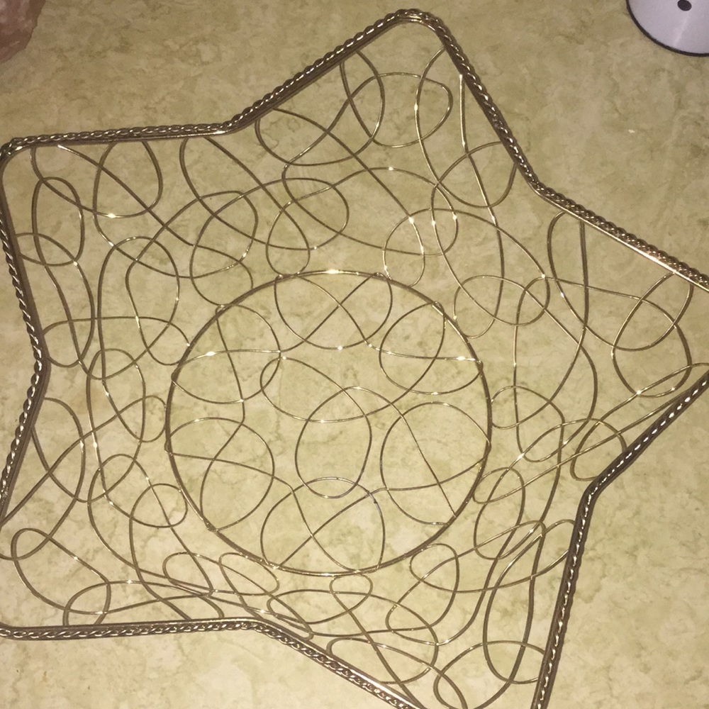 Metal star basket